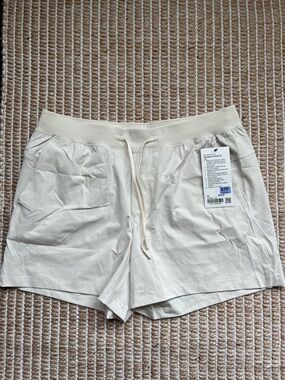 Lululemon Zeroed In Short 5” *LL (Size XL) Light Ivory NWT